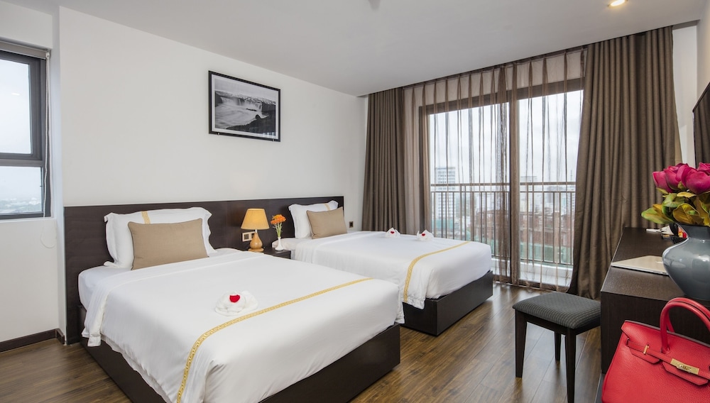 Senior Twin Room, Balcony, City View photo 1