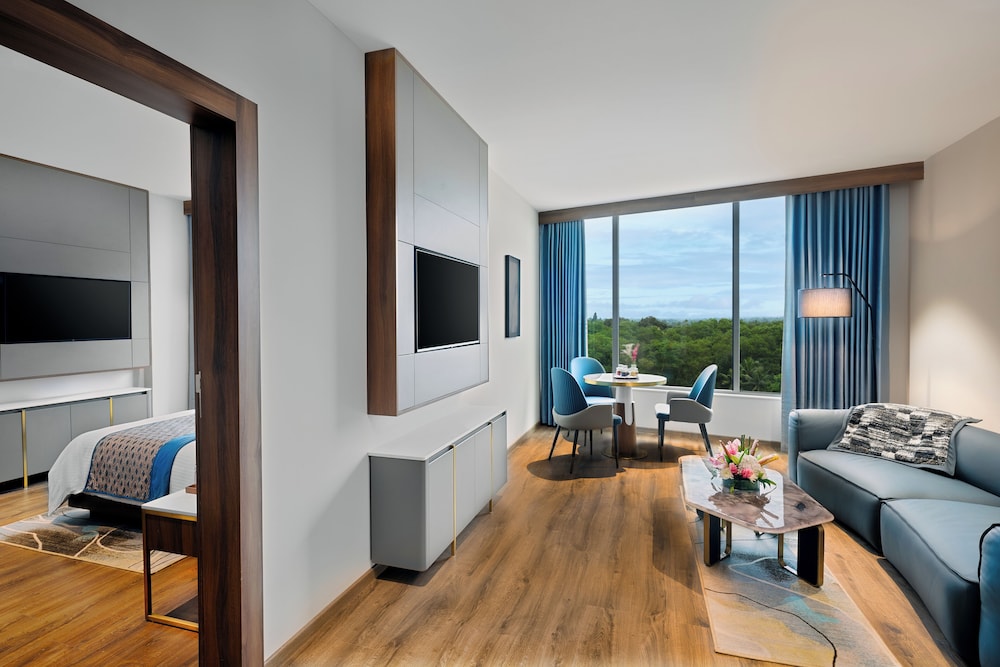 Suite, 1 King Bed