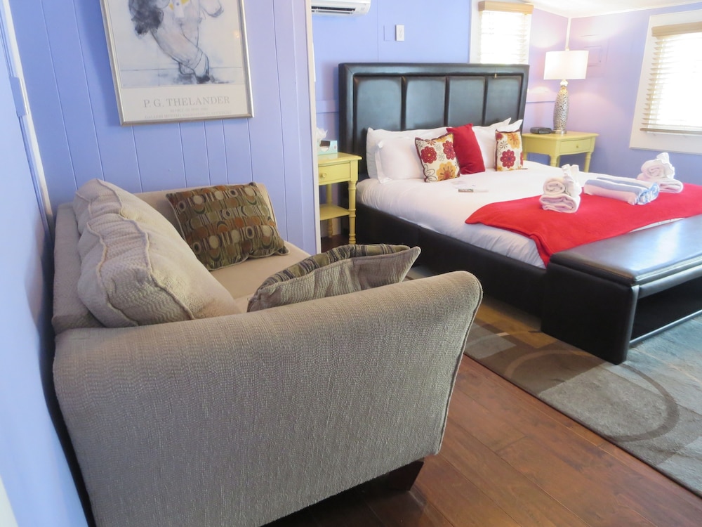 Suite, Multiple Beds photo 3