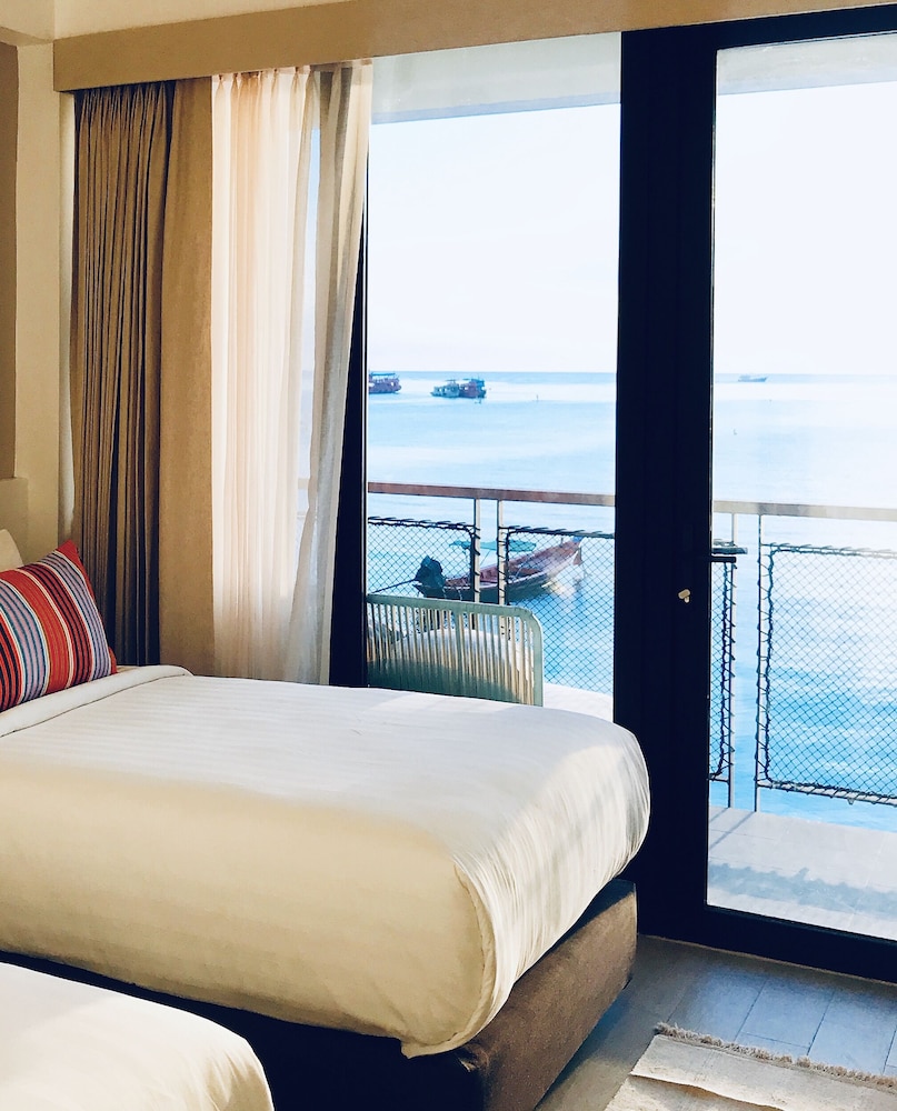 Beach Front Superior King Room - Photo 7