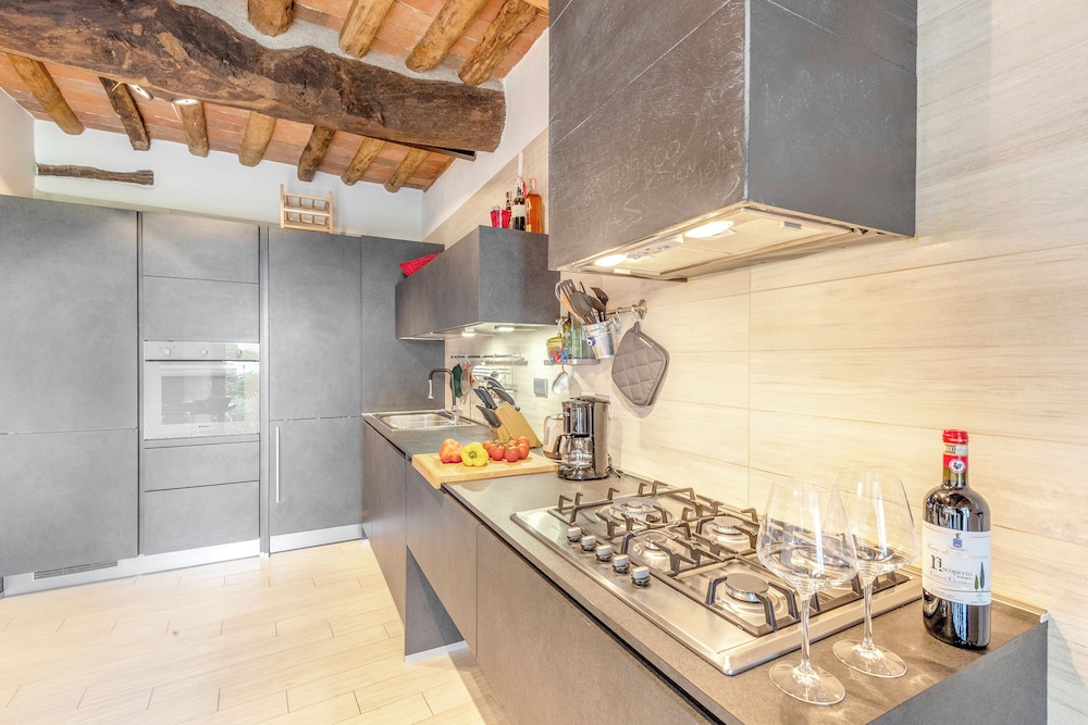 Family Apartment, 2 Bedrooms, 2 Bathrooms, Mountainside (Home Margherita Chianti Hills View) photo 3