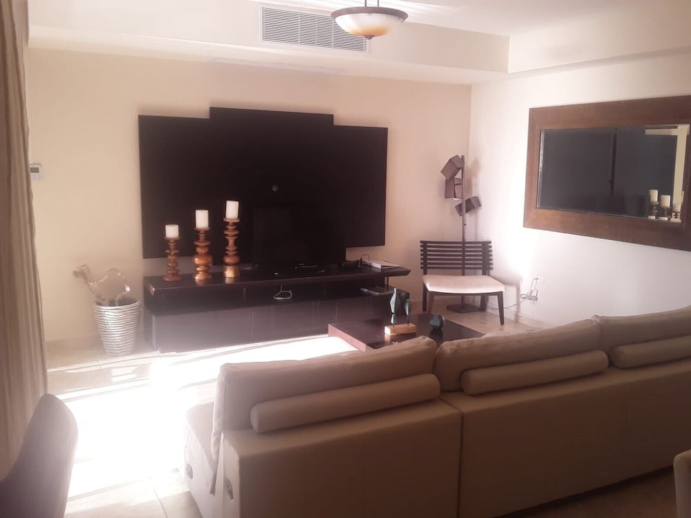 Luxury Villa, 3 Bedrooms, Balcony, Ocean View photo 1