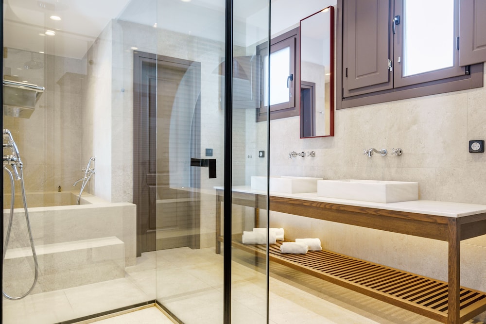 Superior Studio Suite, Poolside - Photo 2