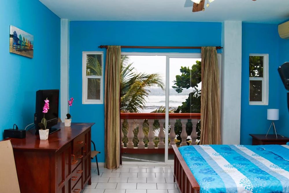 Room, 1 King Bed, Ocean View (King Room with Ocean View) photo 3