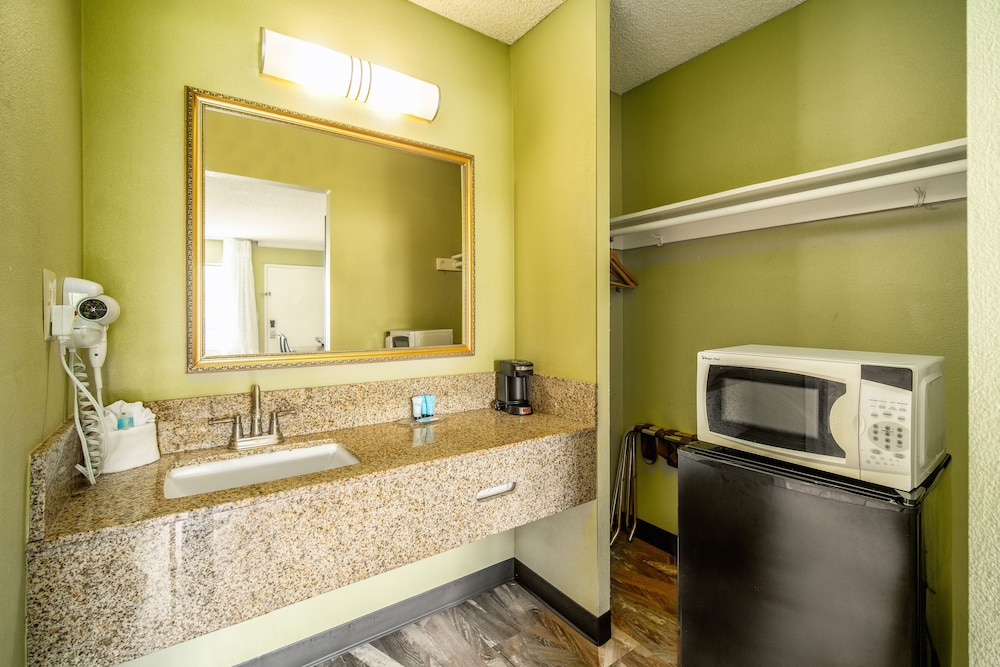 Deluxe Triple Room photo 2