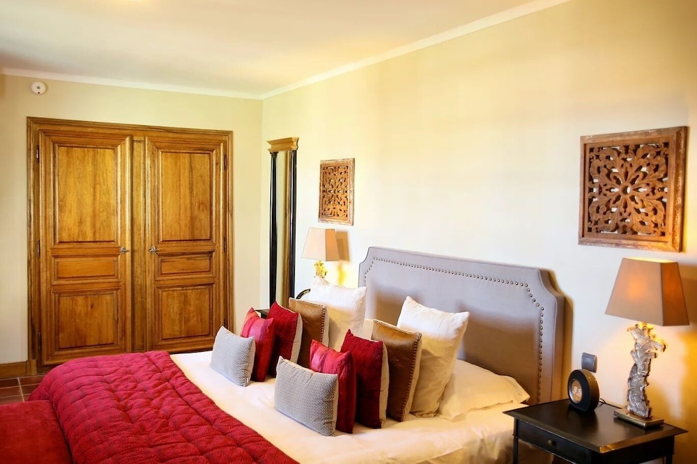 Suite - Photo 2