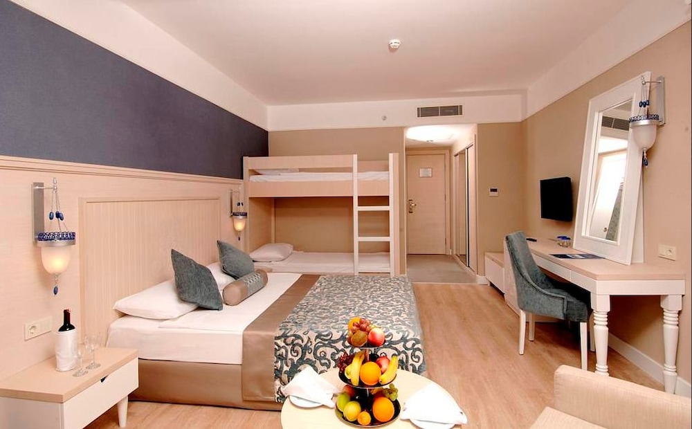 Superior Quadruple Room (with Bunk Bed) photo 1