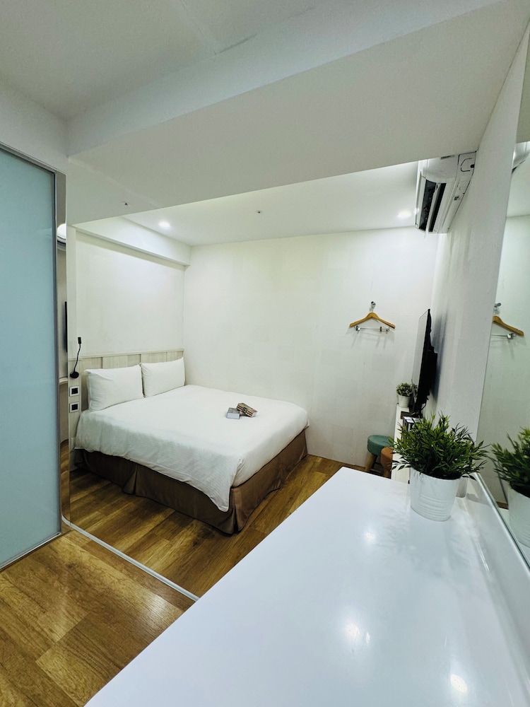 Classic Double Room (No Window) photo 1