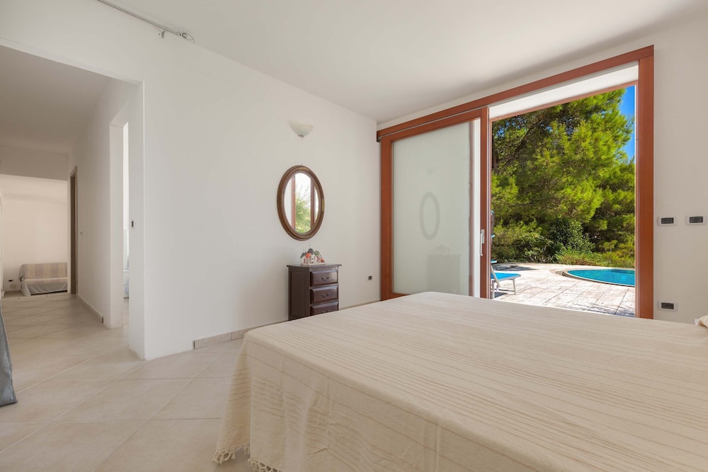 Villa photo 1