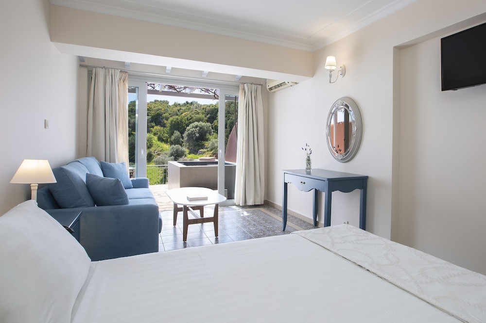 Superior Room Sea View & Outdoor Jetted Tub photo 1