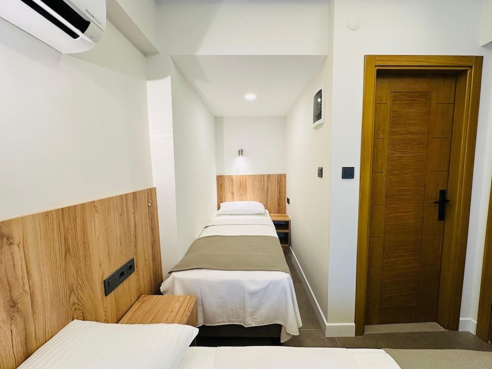 Deluxe Twin Room photo 3