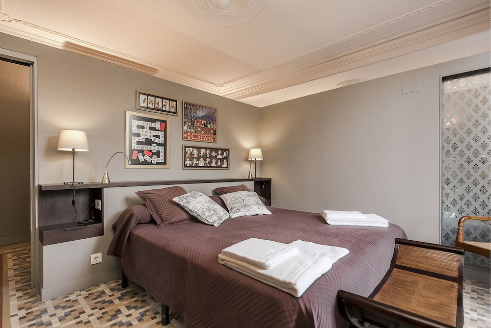 Exclusive Apartment, 2 Bedrooms, Balcony, City View (Passeig de Gracia, 51, 2-2A) photo 2