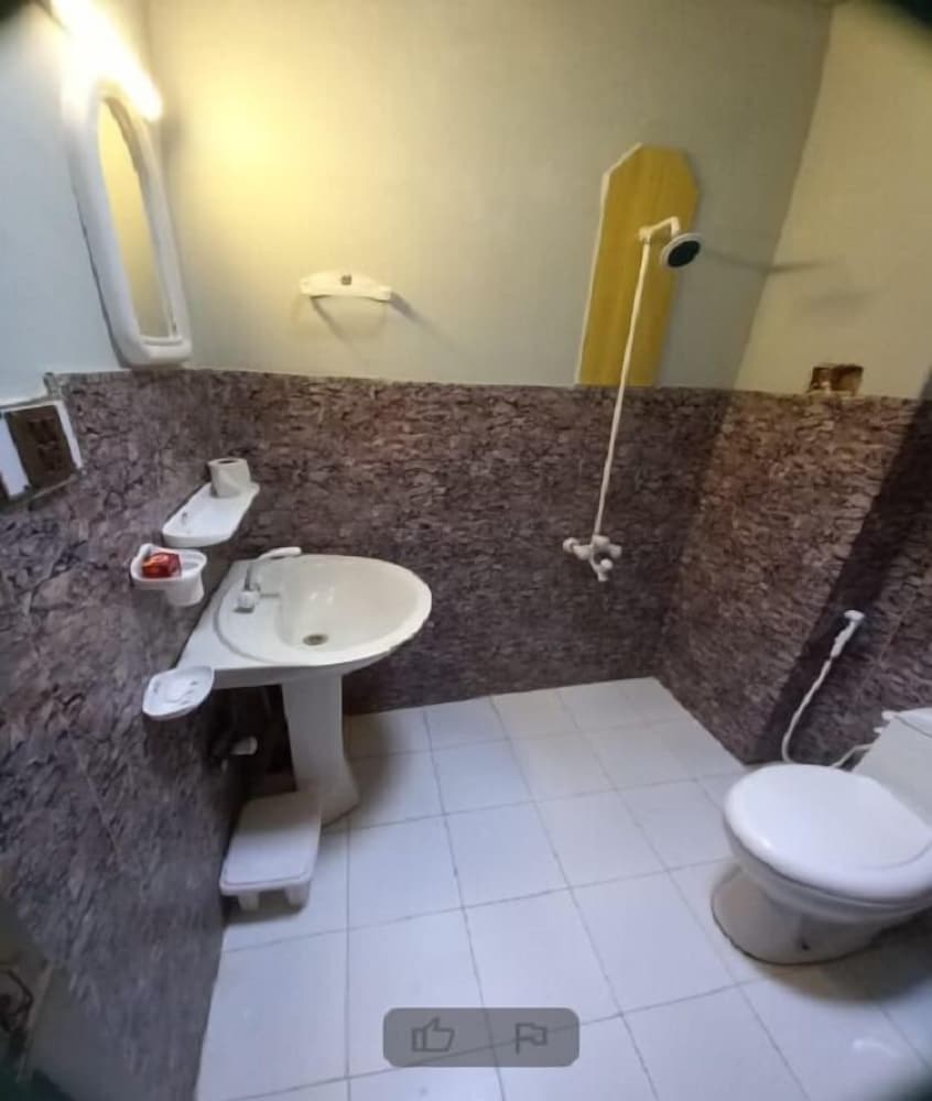 Deluxe Double Room - Photo 9