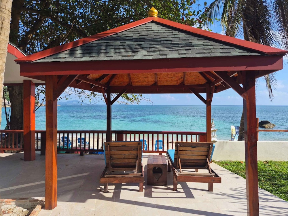 Beachfront Suite - Photo 1