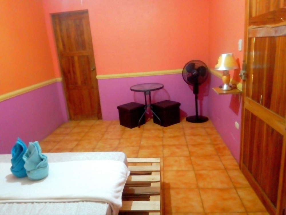 Basic Double Room, 1 Double Bed, Non Smoking, Garden View photo 2
