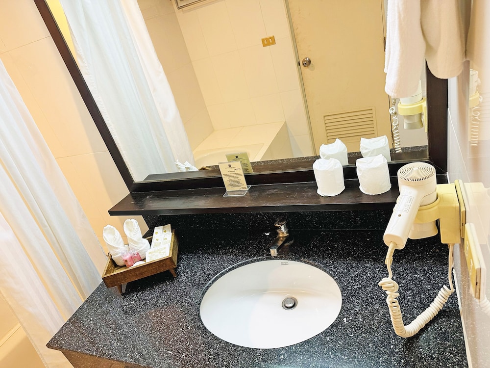 Deluxe Double Room - Photo 10