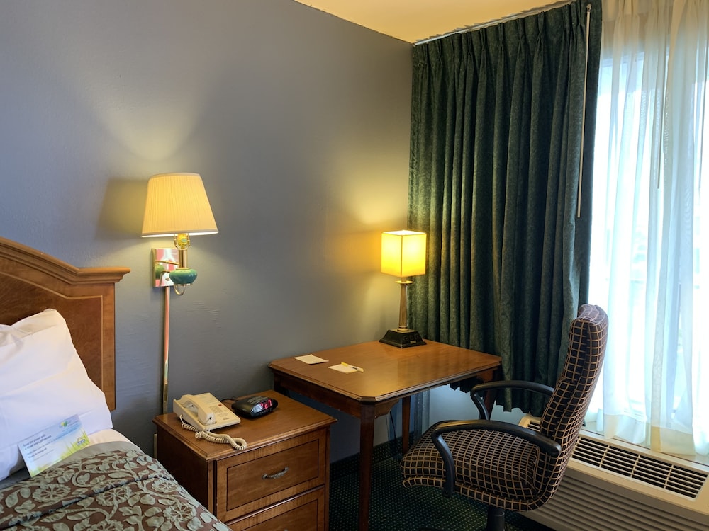 Room, 2 Queen Beds, Accessible, Non Smoking - Photo 2