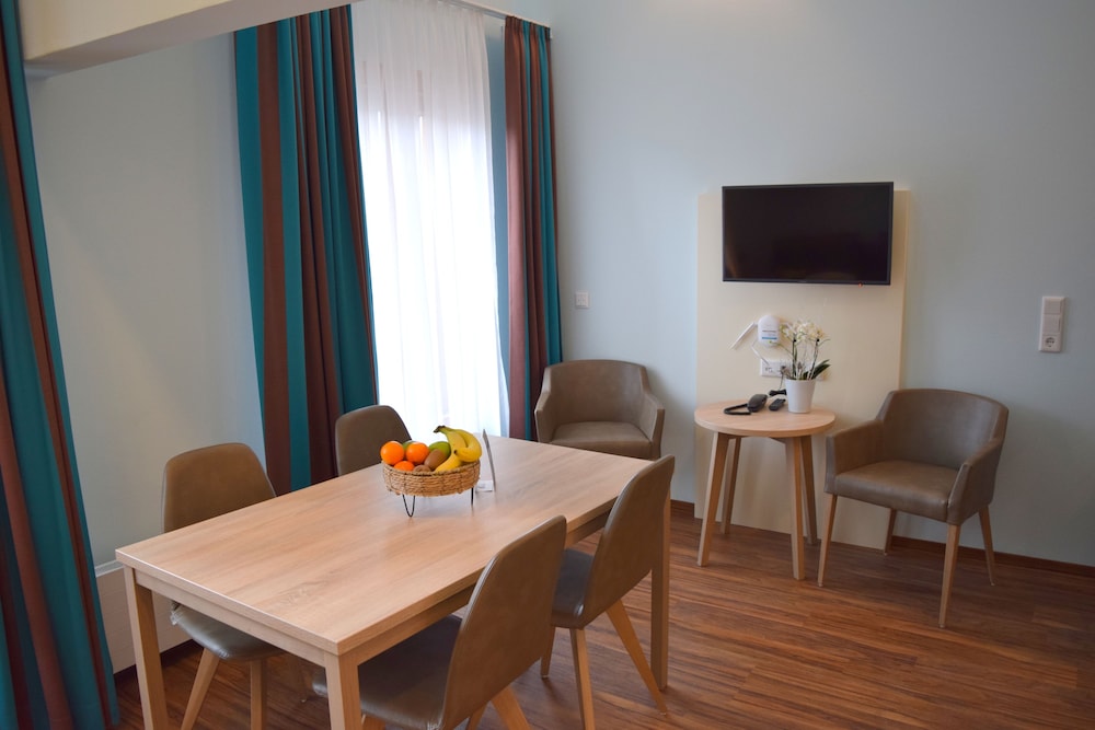 Duplex - Photo 3