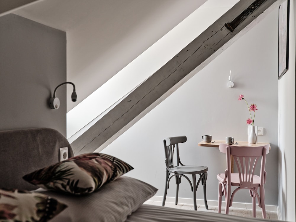 Economy Double Room (vaulted ceiling) - Photo 4