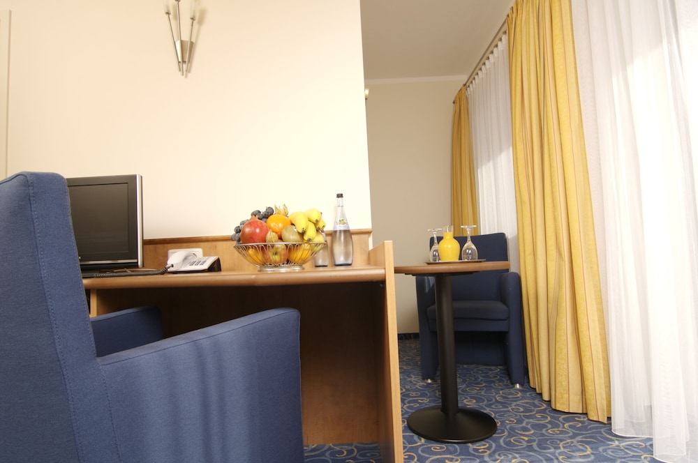 Standard Double Room, Balcony (Mediterranean Style) photo 3