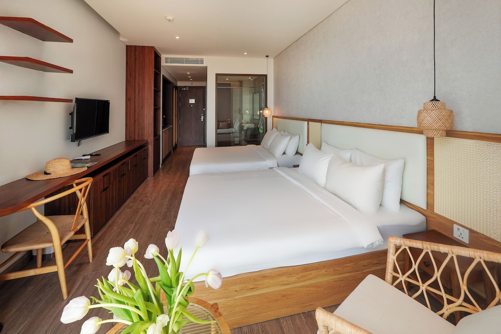 Quadruple Room, Beach View