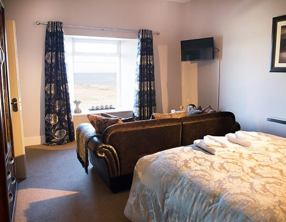 Double Room, 1 Bedroom, Ocean View (The Brian Boru Room) photo 2