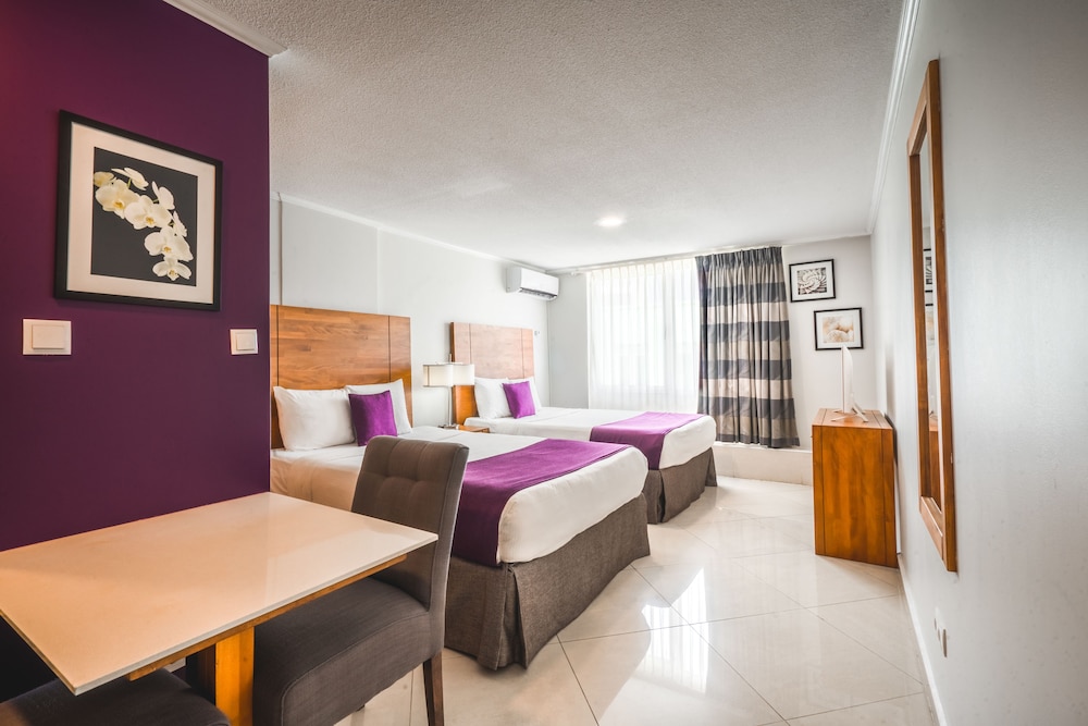 Signature Suite, 2 Double Beds, Kitchenette photo 3