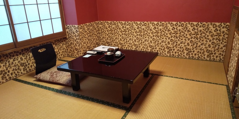 Economy Single Room, Non Smoking, Shared Bathroom photo 1