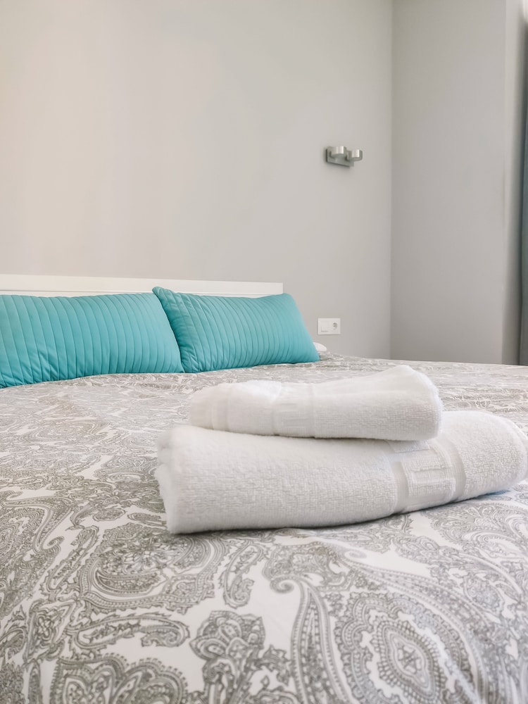 Deluxe Apartment, 1 Bedroom, Sea View, Beachside photo 3