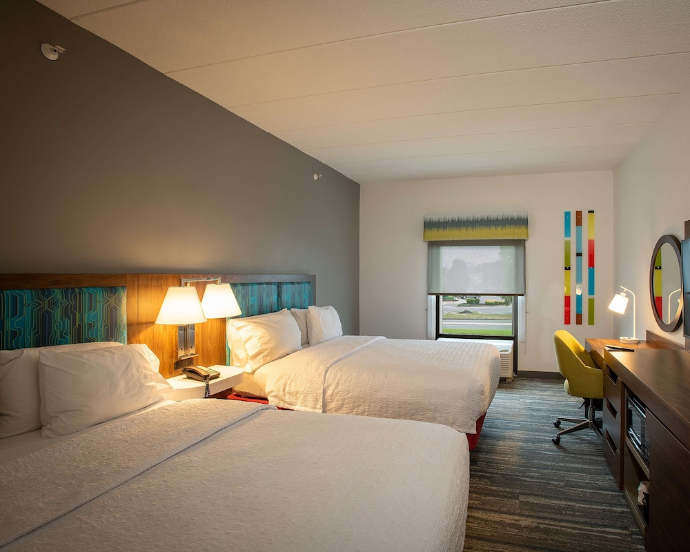 Room, 2 Queen Beds, Accessible, Non Smoking - Photo 1