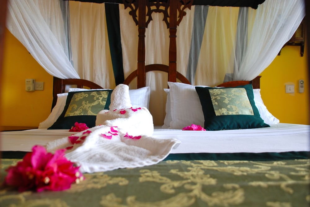 Economy Room, 1 Queen Bed, Garden View