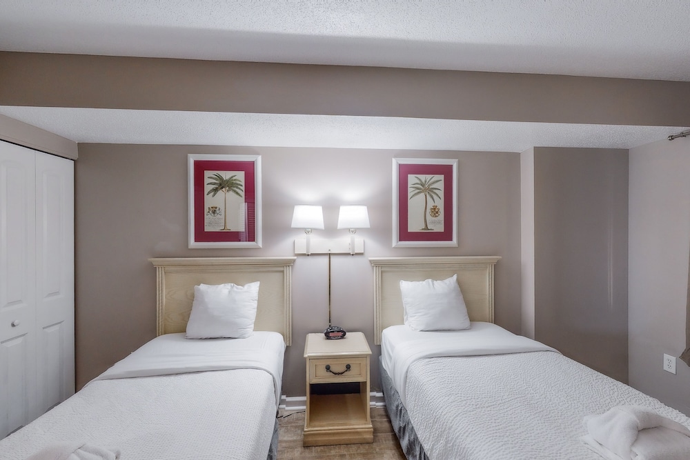 Condo, 3 Bedrooms (Oceanfront) photo 2