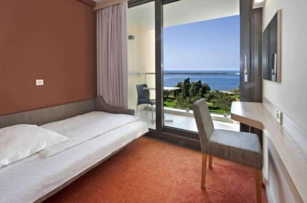 Suite With Balcony And Sea View thumbnail 5