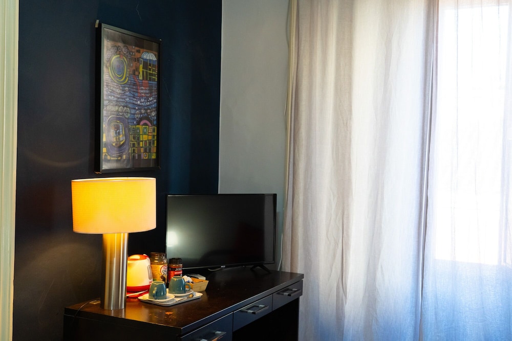 Double Room - Photo 12