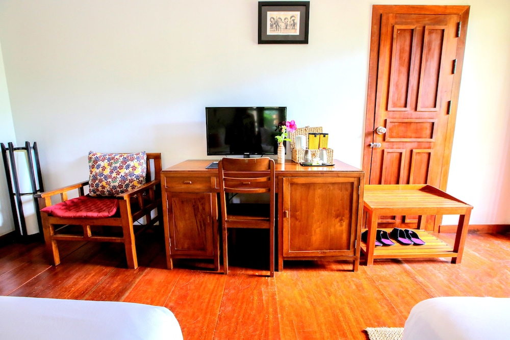 Double Room, 1 King Bed, Balcony, Garden View