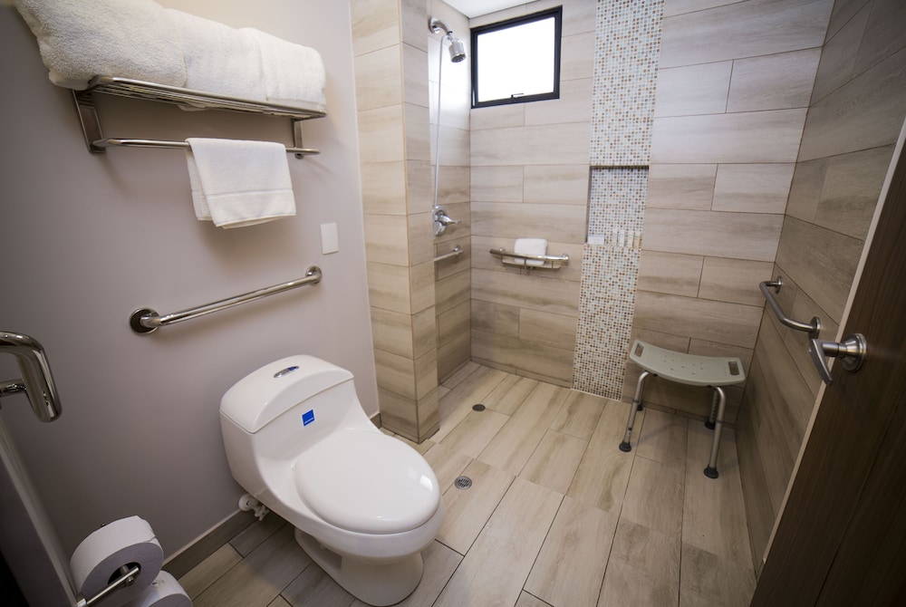 Suite, Accessible, Non Smoking - Photo 6