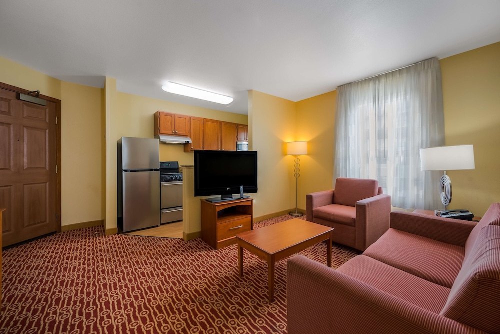 Suite, 1 Queen Bed with Sofa bed, Accessible (Mobility/Hearing Tub One Bedroom) - Photo 6
