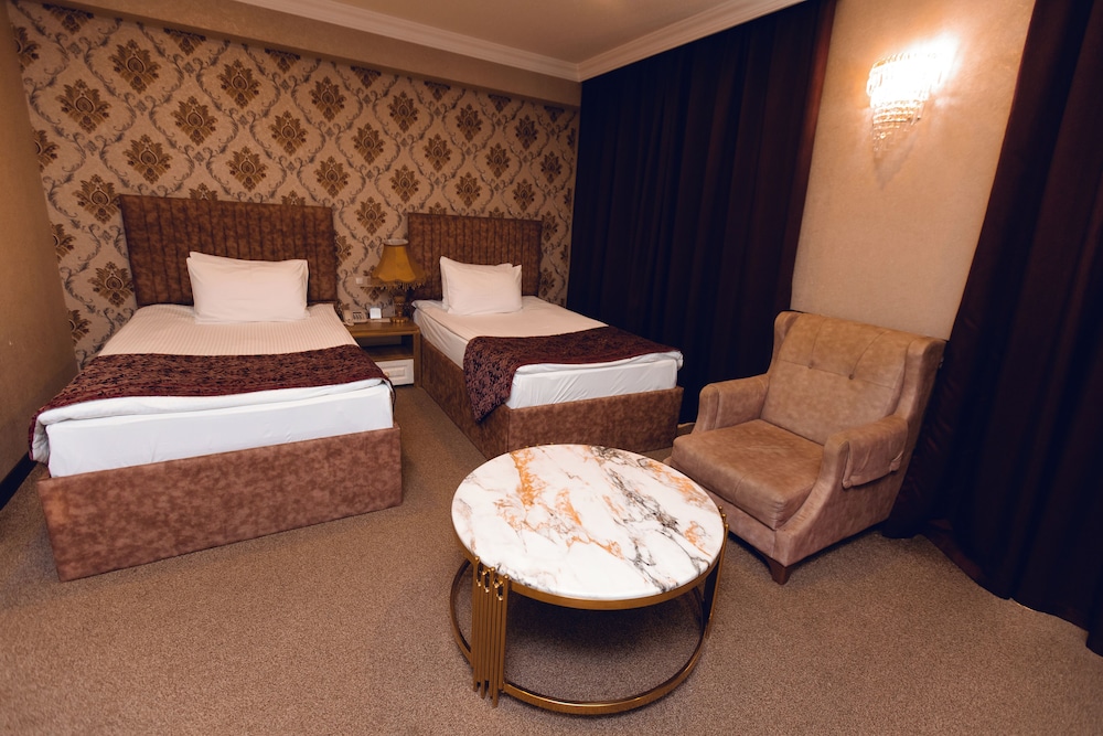 Deluxe Twin Room, City View