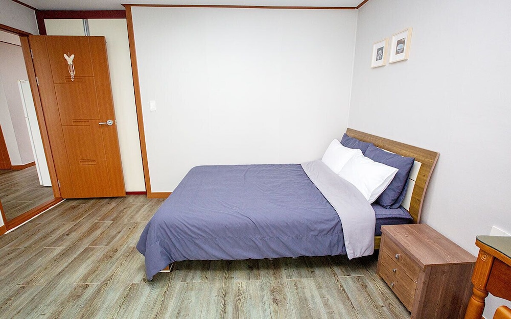 Room (Rose) photo 1