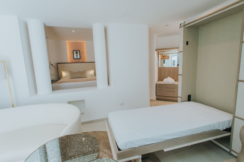 Suite, Multiple Beds (Platinum)