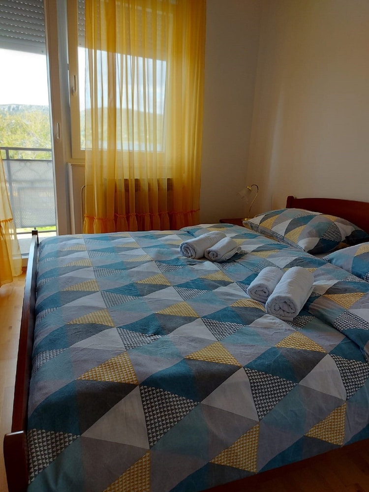 Apartment (One Bedroom Apartment with Balcony an)