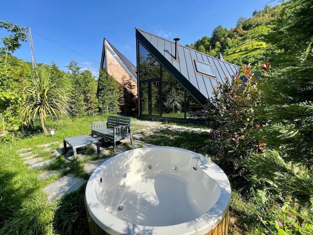 Deluxe Tree House photo 3