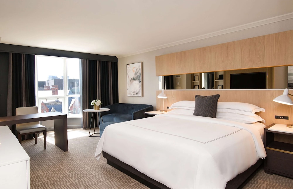 Room, 1 King Bed (Preferred King City View) - Photo 1