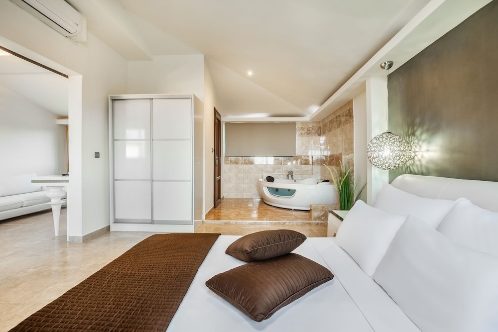 Presidential Suite, 1 Bedroom, Jetted Tub photo 1