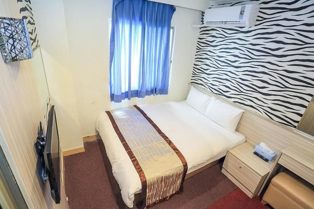 Deluxe Double Room, Bathtub, City View photo 1