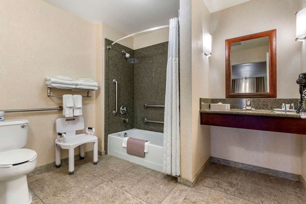 Suite, Multiple Beds, Accessible, Non Smoking - Photo 4
