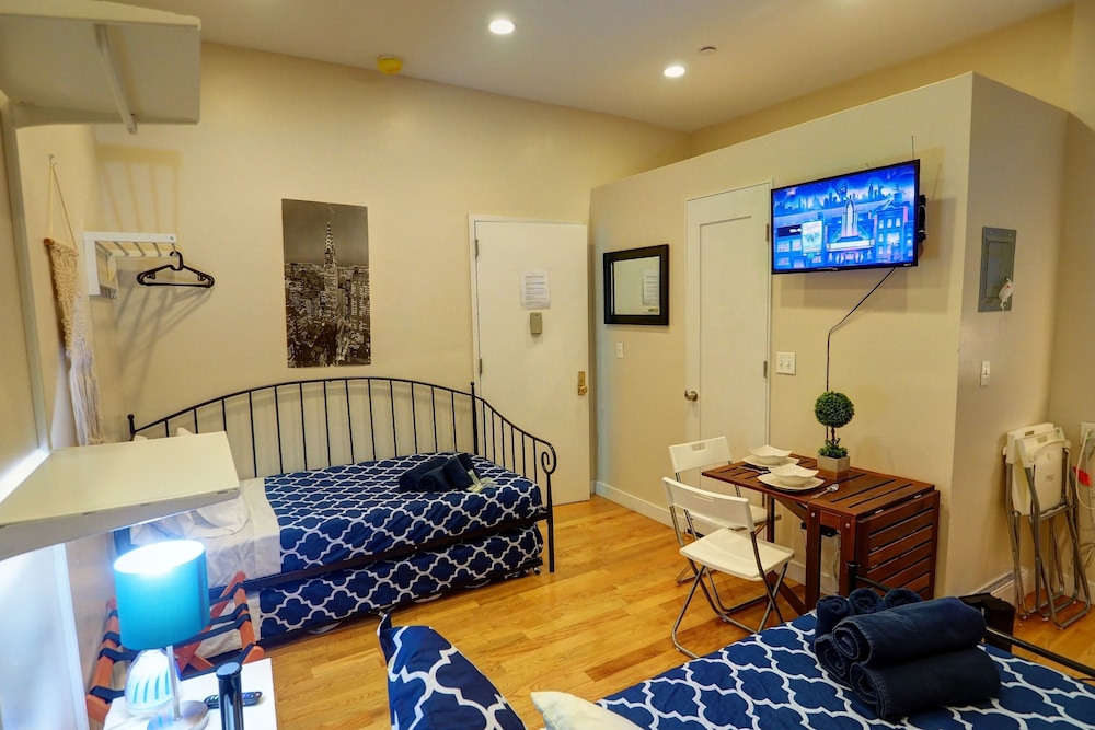 The Little Midtown Studio photo 2