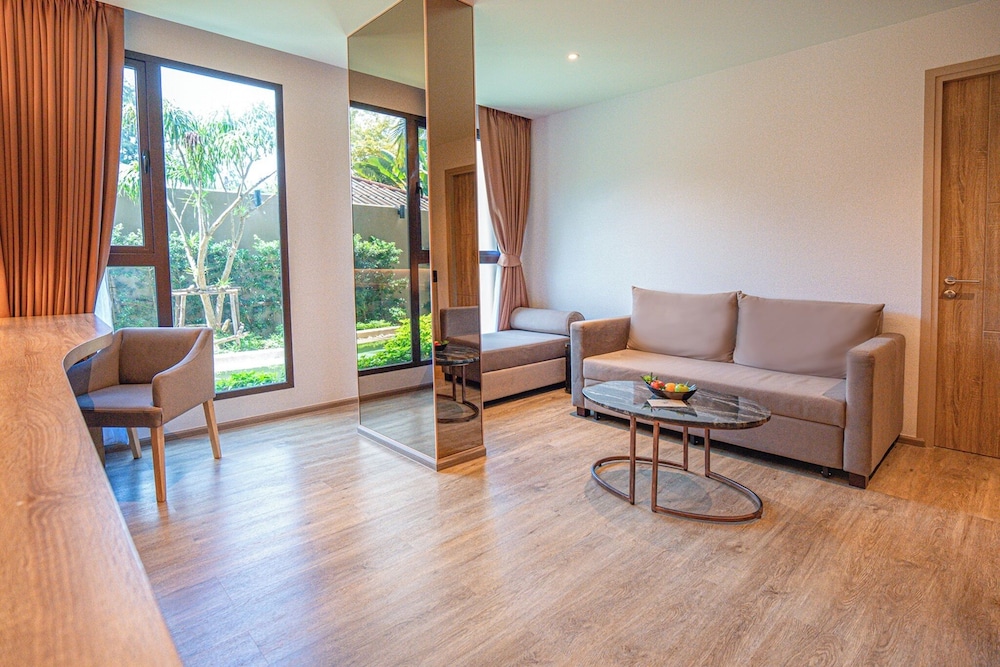 Grand Suite, 2 Bedrooms, Pool Access - Photo 1