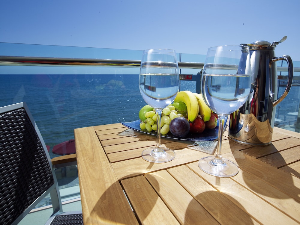 Suite, Jetted Tub, Sea View - Photo 4