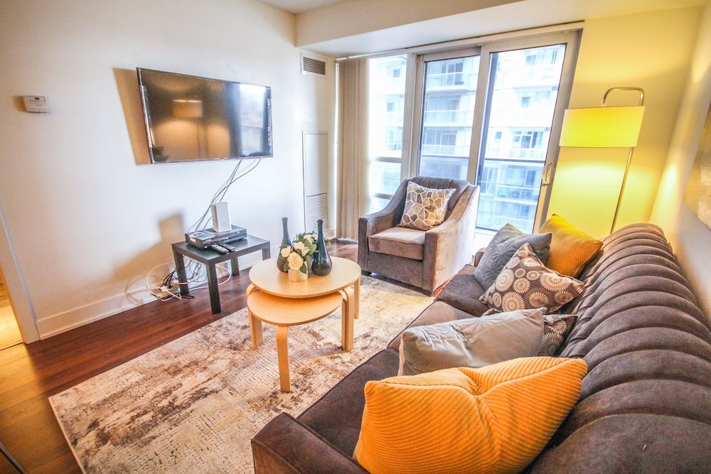 Grand Apartment, 3 Bedrooms, 2 Bathrooms, City View